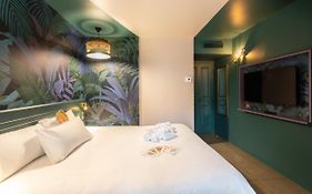 Hotel Grand Confort Le Moulin Rouge