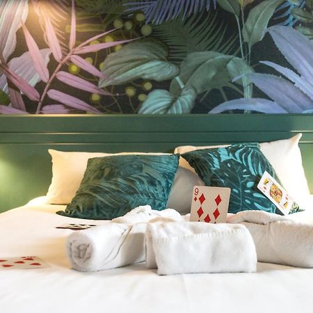 Hotel Grand Confort Le Moulin Rouge Terrasson Buitenkant foto