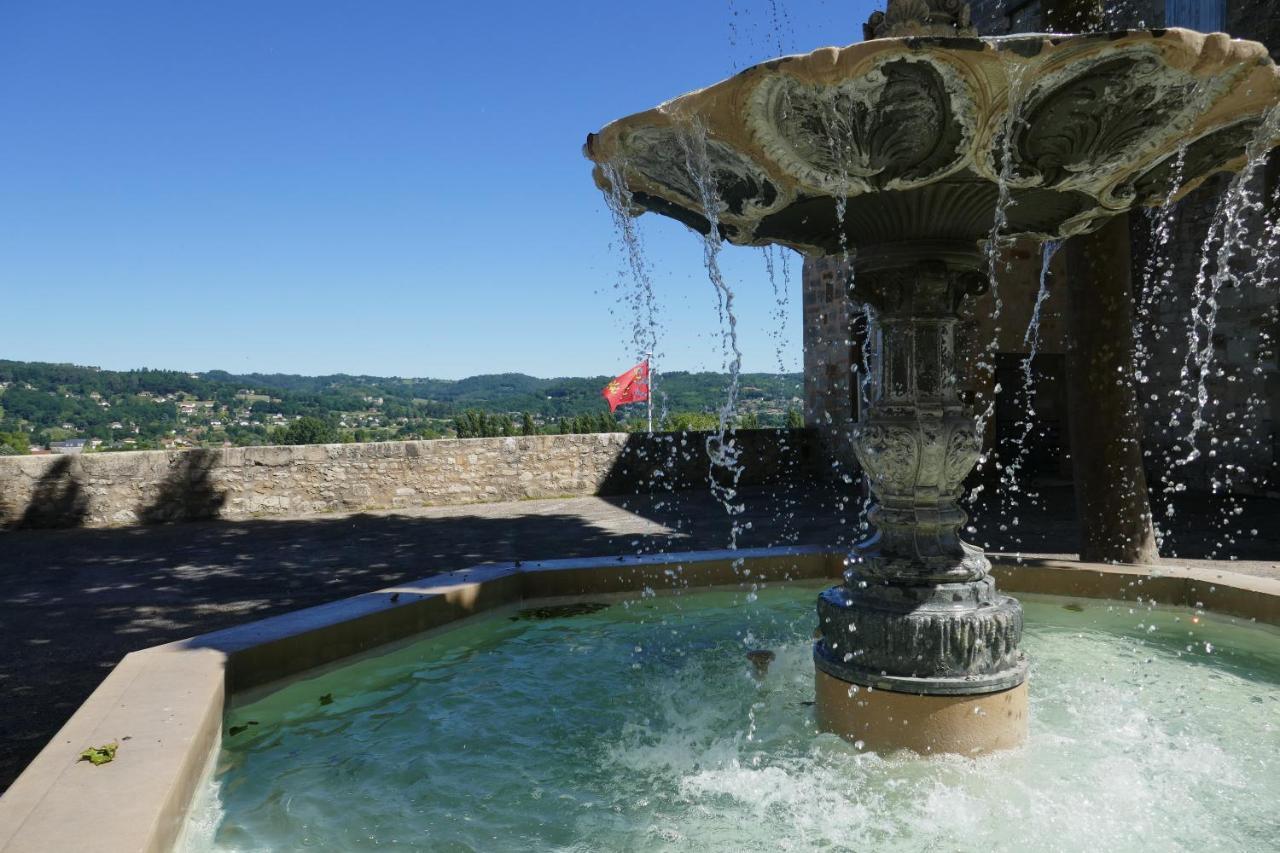 Hotel Grand Confort Le Moulin Rouge Terrasson Buitenkant foto