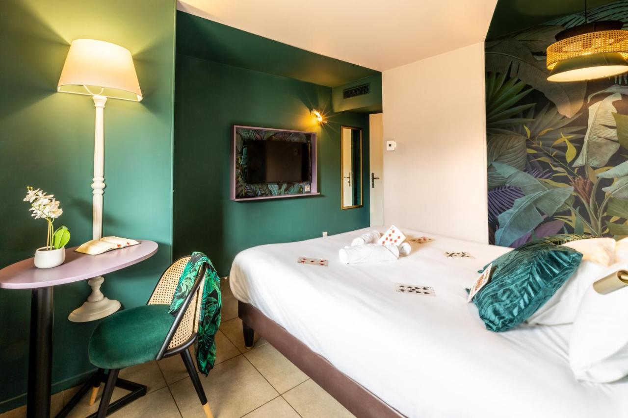 Hotel Grand Confort Le Moulin Rouge Terrasson Buitenkant foto